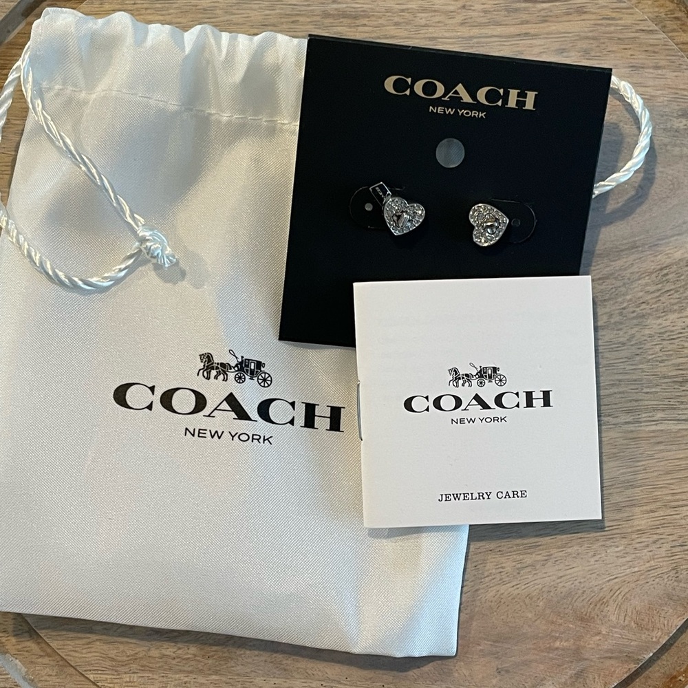 BNWT Heart Coach Post Earrings - Picture 2 of 7